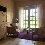 Domaine De Hongrie Bed & Breakfast *
