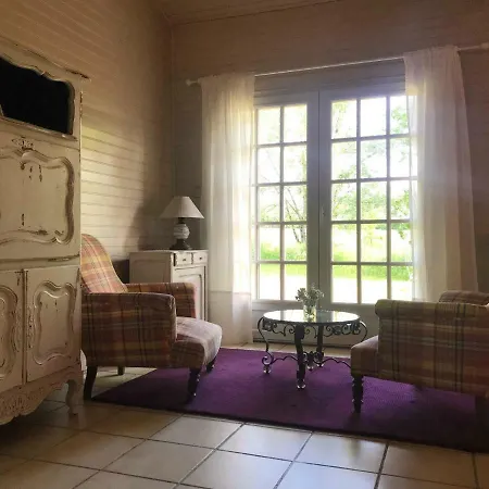 Domaine De Hongrie Bed & Breakfast *