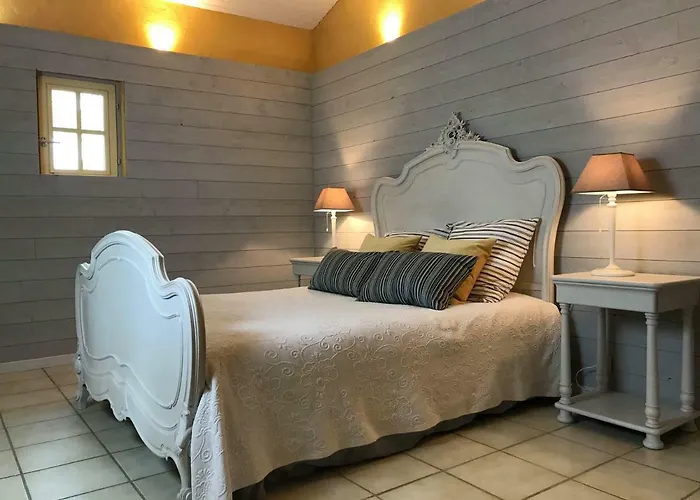 Domaine De Hongrie Bed & Breakfast