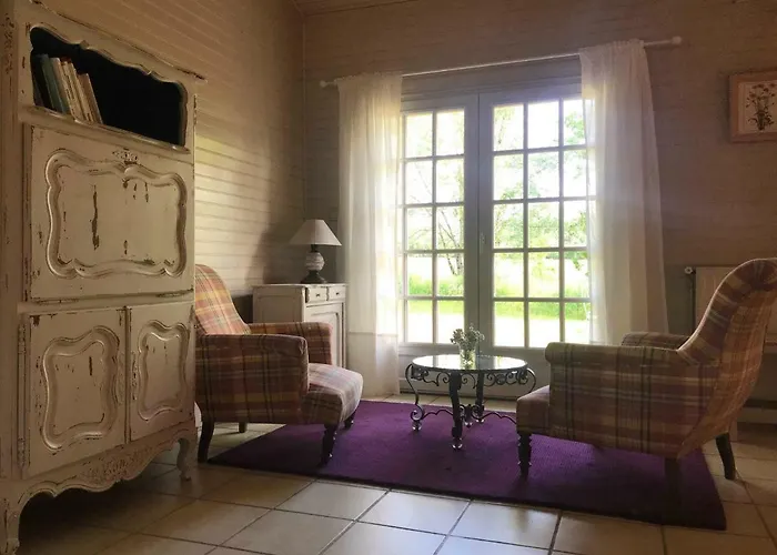 Domaine De Hongrie Bed & Breakfast *